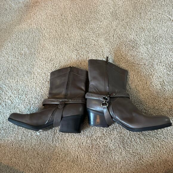 B Makowsky Gray Western Wear Cowboy Boots w/ Removable Harnesses Size 7.5 - Picture 2 of 11